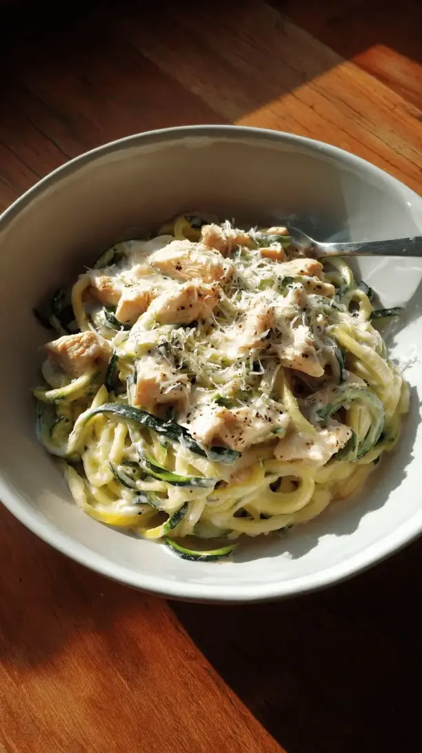 zucchini noodle alfredo with chicken